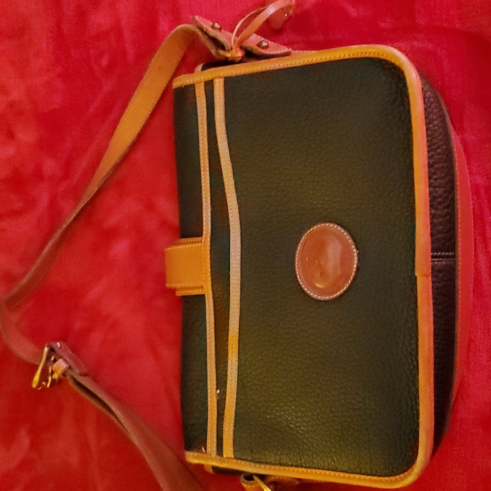 VINTAGE DOONEY PEBBLE LEATHER CROSSBODY. - Picture 2 of 8